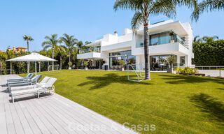 Move-in-ready, modern designer villa for sale within walking distance of the beach and amenities in Guadalmina Baja, Marbella 792350 