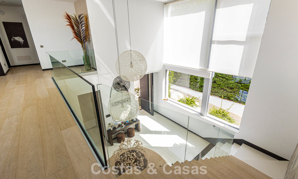 Move-in-ready, modern designer villa for sale within walking distance of the beach and amenities in Guadalmina Baja, Marbella 792356