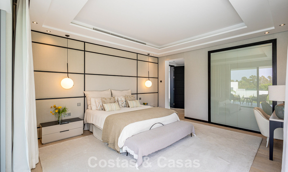 Move-in-ready, modern designer villa for sale within walking distance of the beach and amenities in Guadalmina Baja, Marbella 792358