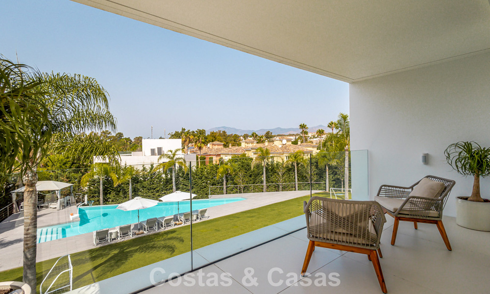 Move-in-ready, modern designer villa for sale within walking distance of the beach and amenities in Guadalmina Baja, Marbella 792359