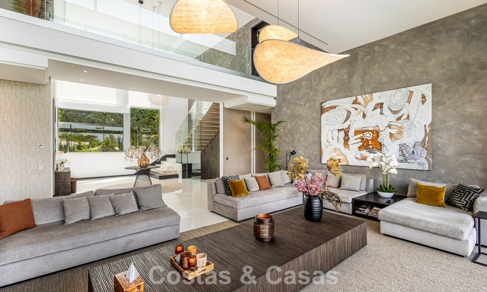 Move-in-ready, modern designer villa for sale within walking distance of the beach and amenities in Guadalmina Baja, Marbella 792364