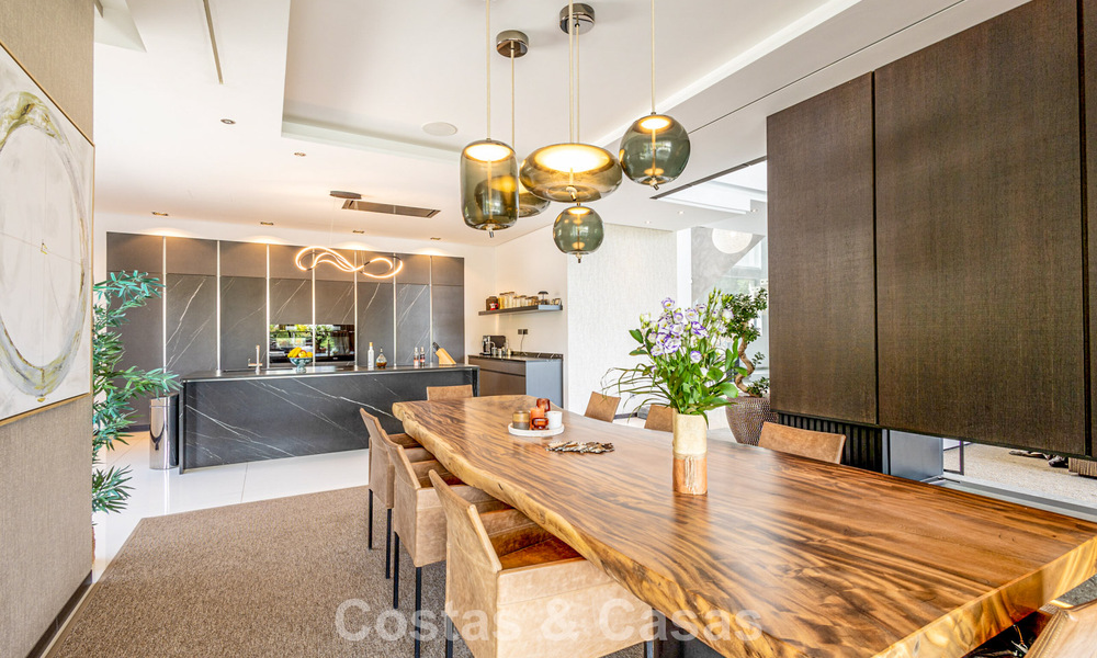 Move-in-ready, modern designer villa for sale within walking distance of the beach and amenities in Guadalmina Baja, Marbella 792367