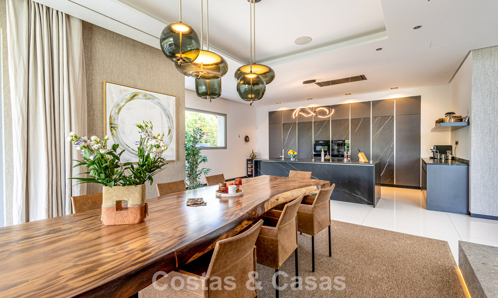 Move-in-ready, modern designer villa for sale within walking distance of the beach and amenities in Guadalmina Baja, Marbella 792368