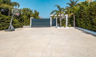 Move-in-ready, modern designer villa for sale within walking distance of the beach and amenities in Guadalmina Baja, Marbella 792374 