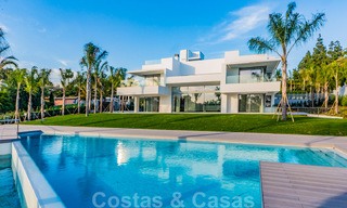 Move-in-ready, modern designer villa for sale within walking distance of the beach and amenities in Guadalmina Baja, Marbella 792489 
