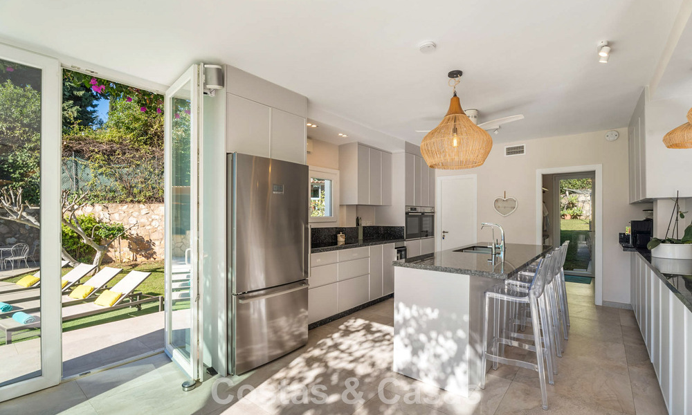 Beautifully renovated luxury villa with timeless Andalusian architecture for sale on the East side of Marbella 792402