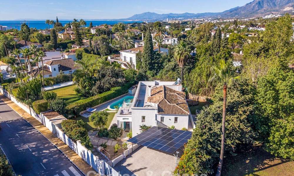 Beautifully renovated luxury villa with timeless Andalusian architecture for sale on the East side of Marbella 792405
