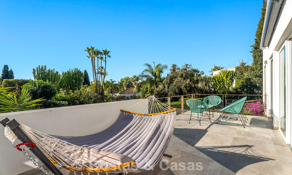 Beautifully renovated luxury villa with timeless Andalusian architecture for sale on the East side of Marbella 792410