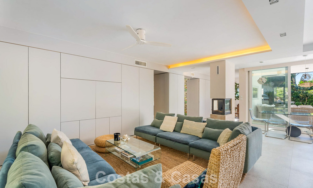 Beautifully renovated luxury villa with timeless Andalusian architecture for sale on the East side of Marbella 792431