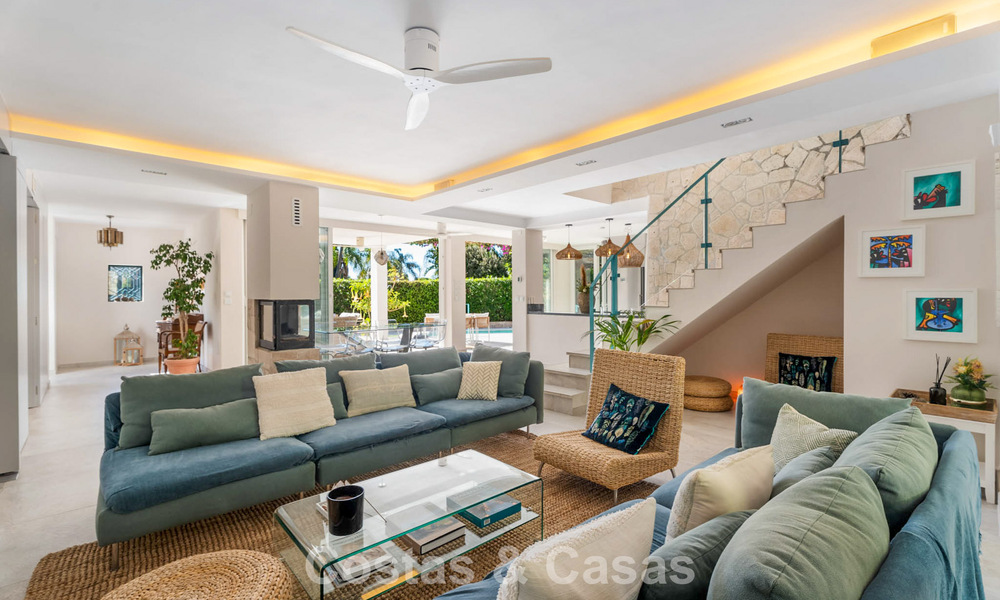 Beautifully renovated luxury villa with timeless Andalusian architecture for sale on the East side of Marbella 792433