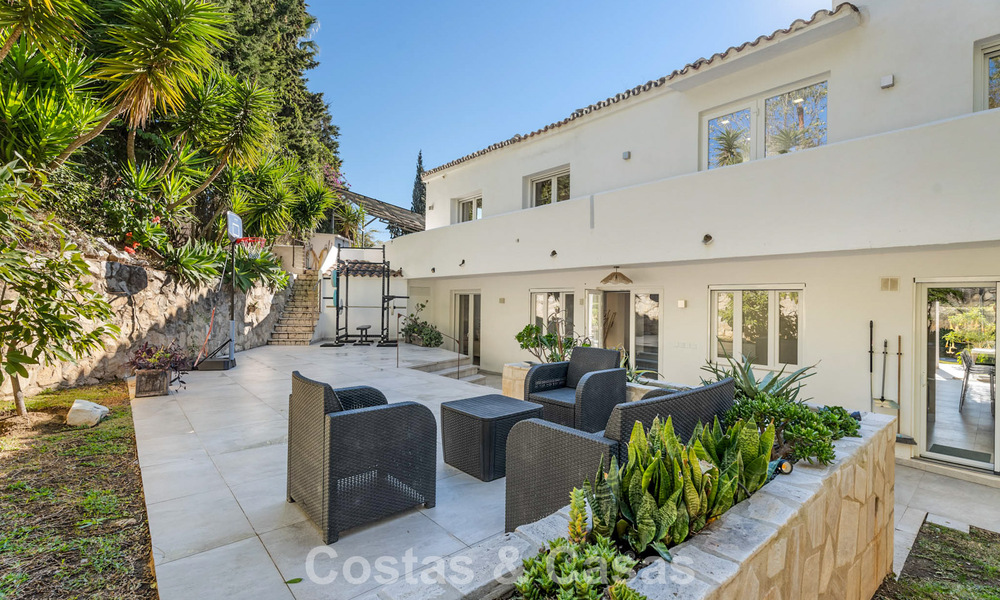 Beautifully renovated luxury villa with timeless Andalusian architecture for sale on the East side of Marbella 792434