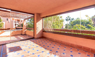Spacious apartment for sale with 4 bedrooms in a beachside complex on the New Golden Mile between Marbella and Estepona 792472 