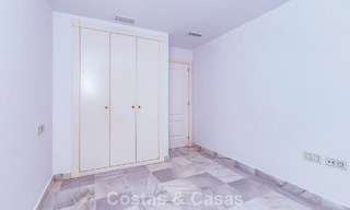 Spacious apartment for sale with 4 bedrooms in a beachside complex on the New Golden Mile between Marbella and Estepona 792474 