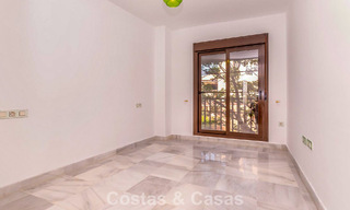 Spacious apartment for sale with 4 bedrooms in a beachside complex on the New Golden Mile between Marbella and Estepona 792486 