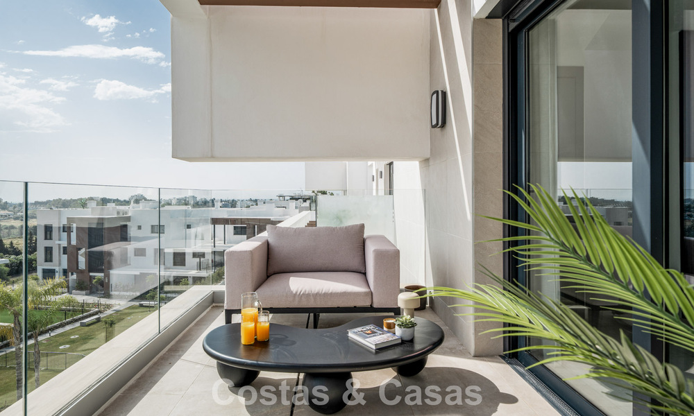 Brand-new modern penthouse with spacious solarium for sale in a gated complex in Benahavís - Marbella 792553