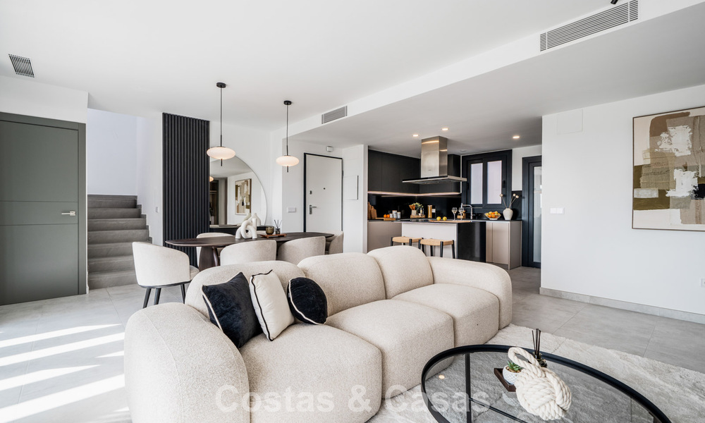 Brand-new modern penthouse with spacious solarium for sale in a gated complex in Benahavís - Marbella 792567