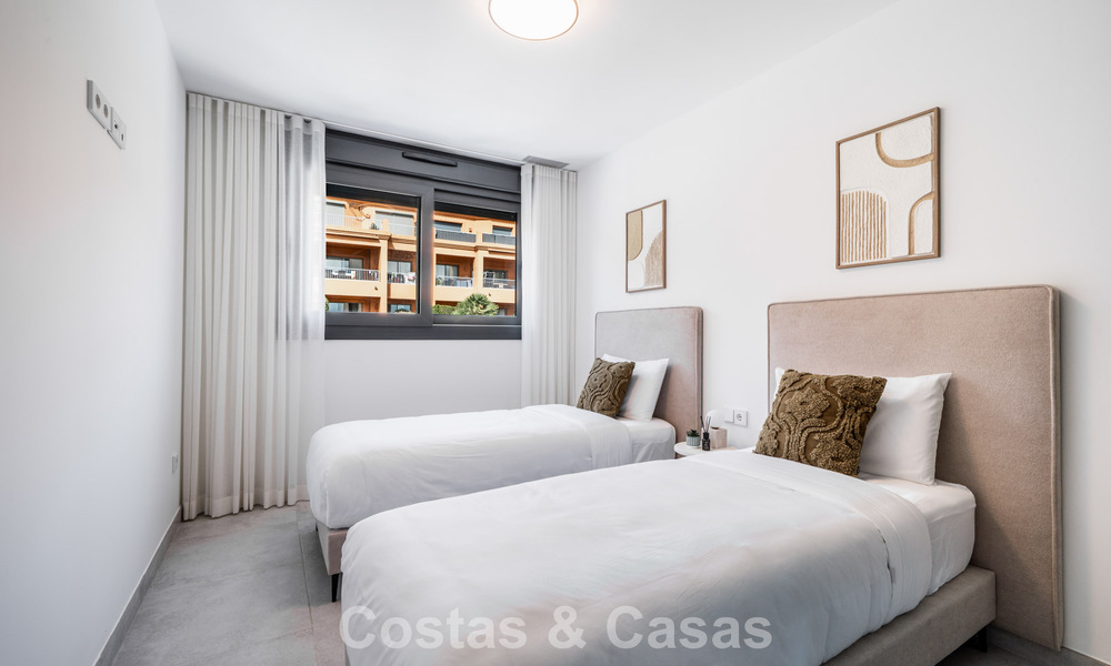 Brand-new modern penthouse with spacious solarium for sale in a gated complex in Benahavís - Marbella 792568