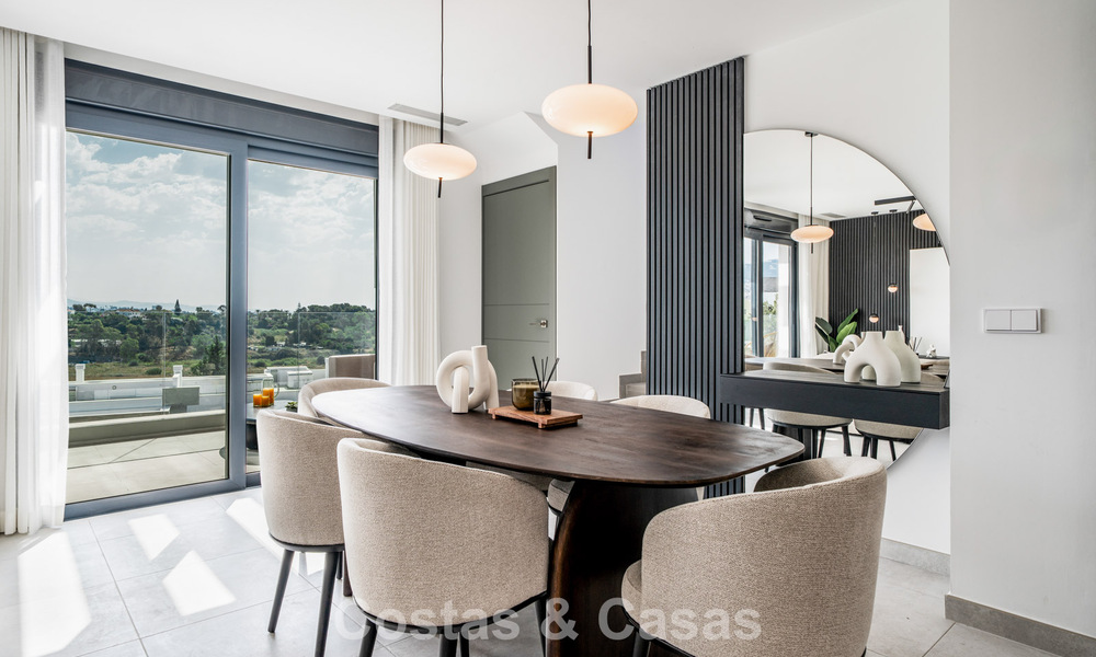 Brand-new modern penthouse with spacious solarium for sale in a gated complex in Benahavís - Marbella 792570