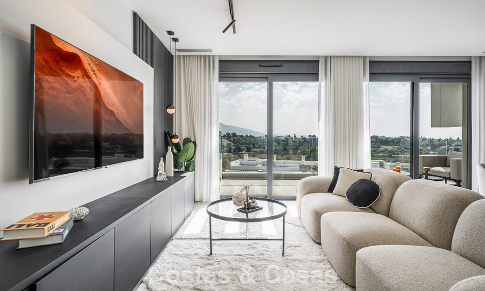 Brand-new modern penthouse with spacious solarium for sale in a gated complex in Benahavís - Marbella 792583