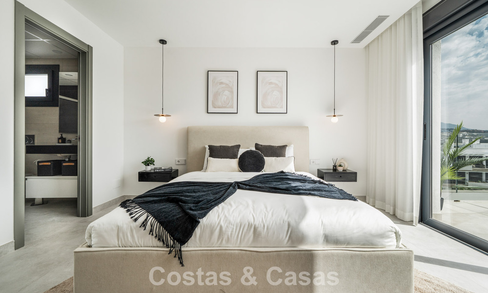 Brand-new modern penthouse with spacious solarium for sale in a gated complex in Benahavís - Marbella 792584