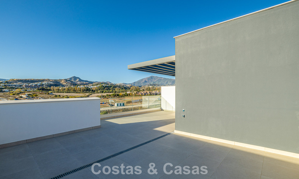 Move-in-ready, brand-new contemporary townhouse for sale on the New Golden Mile between Marbella and Estepona 792585