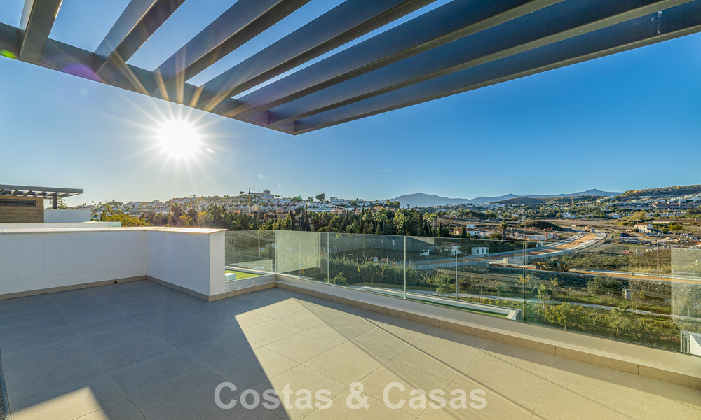 Move-in-ready, brand-new contemporary townhouse for sale on the New Golden Mile between Marbella and Estepona 792589