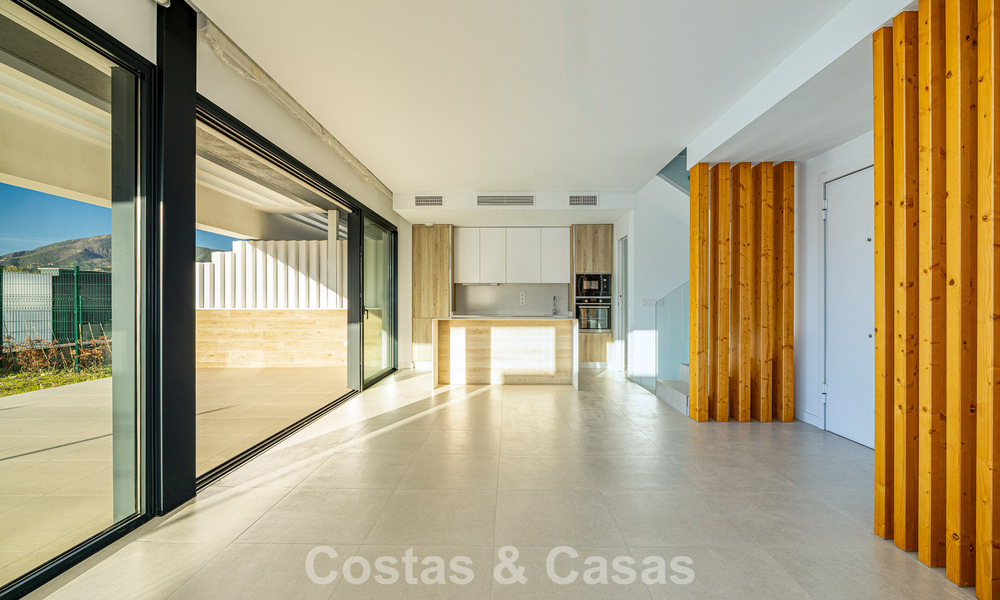 Move-in-ready, brand-new contemporary townhouse for sale on the New Golden Mile between Marbella and Estepona 792590
