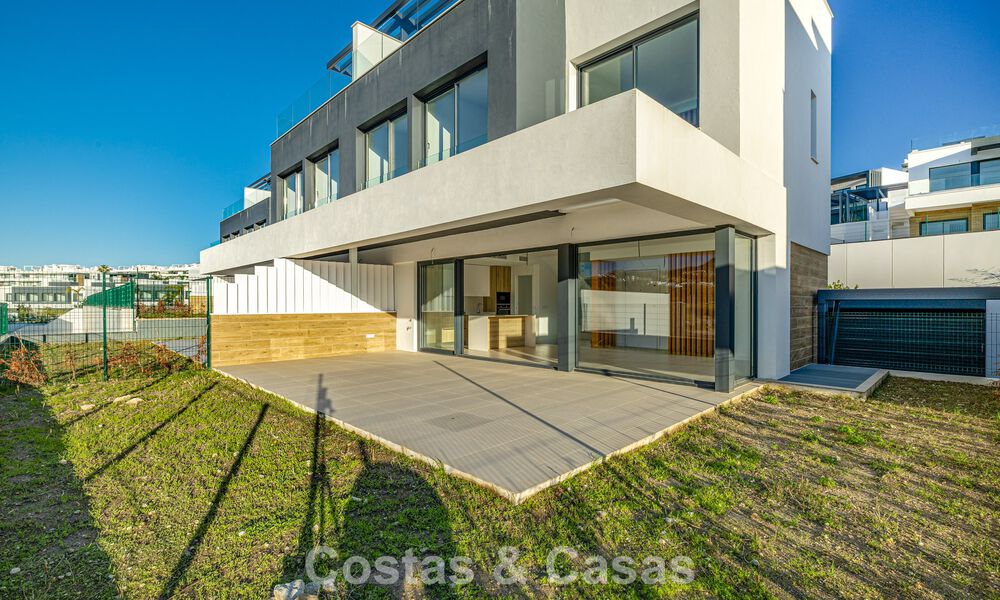 Move-in-ready, brand-new contemporary townhouse for sale on the New Golden Mile between Marbella and Estepona 792591
