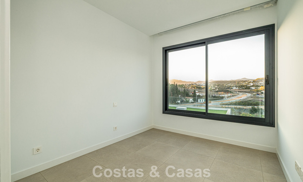 Move-in-ready, brand-new contemporary townhouse for sale on the New Golden Mile between Marbella and Estepona 792603