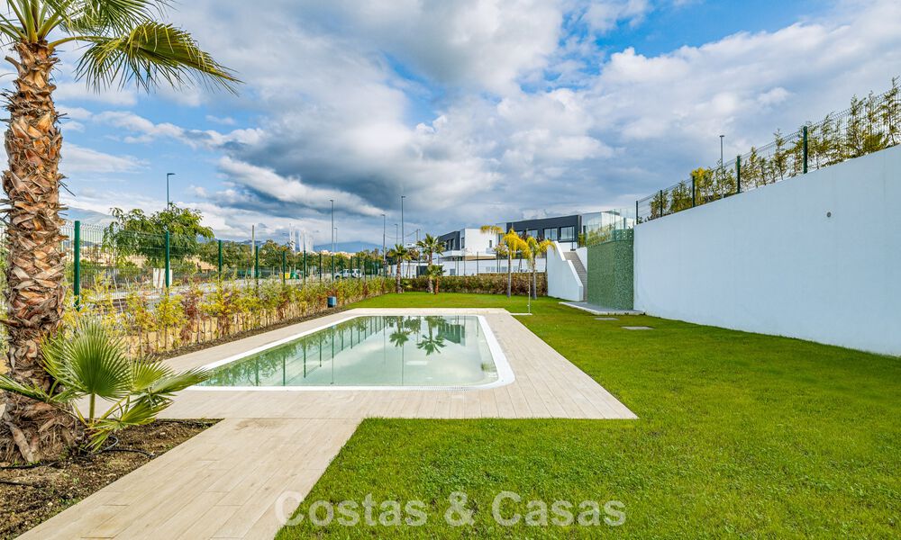 Move-in-ready, brand-new contemporary townhouse for sale on the New Golden Mile between Marbella and Estepona 792615