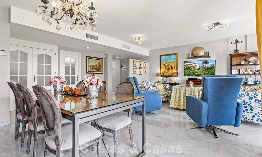 Very spacious duplex penthouse for sale just steps away from all amenities in the centre of San Pedro, Marbella 792708