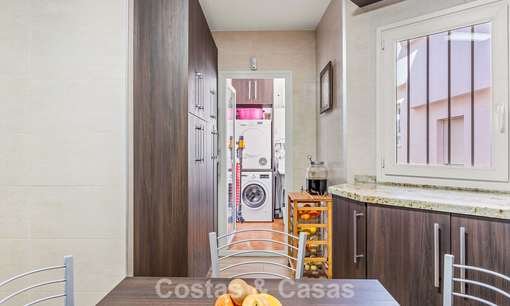 Very spacious duplex penthouse for sale just steps away from all amenities in the centre of San Pedro, Marbella 792714