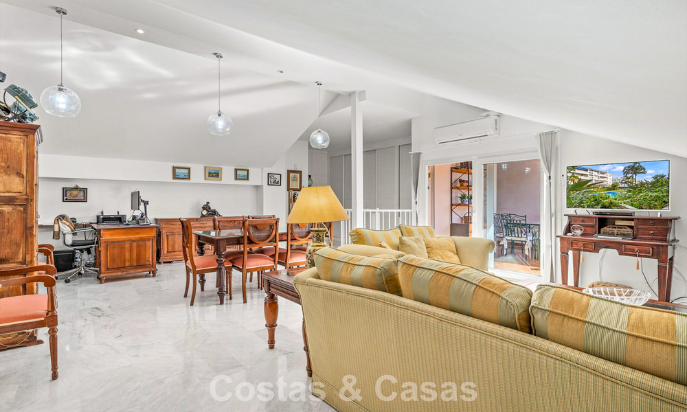Very spacious duplex penthouse for sale just steps away from all amenities in the centre of San Pedro, Marbella 792725