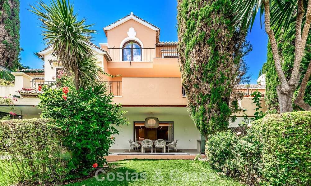 Spacious, contemporary renovated townhouse for sale in a frontline beach complex between Marbella and Estepona 793066