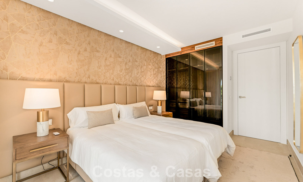 Spacious, contemporary renovated townhouse for sale in a frontline beach complex between Marbella and Estepona 793076