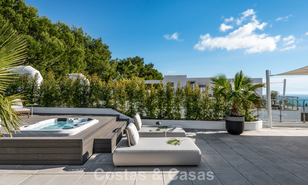 Modern semi-detached villa for sale with sublime sea views in a gated community in Sierra Blanca, Marbella’s Golden Mile 793047