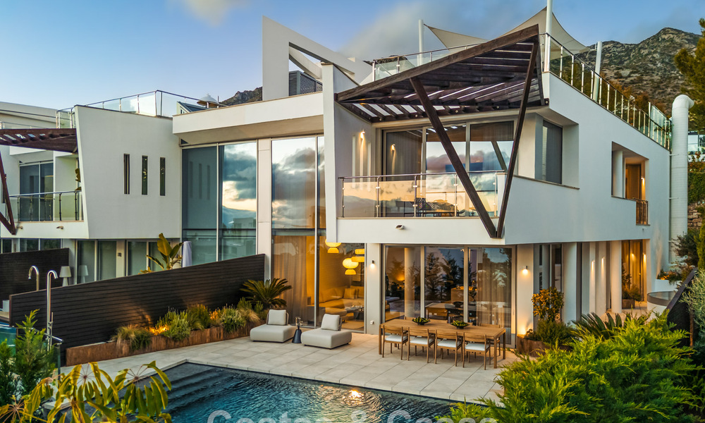 Modern semi-detached villa for sale with sublime sea views in a gated community in Sierra Blanca, Marbella’s Golden Mile 793052