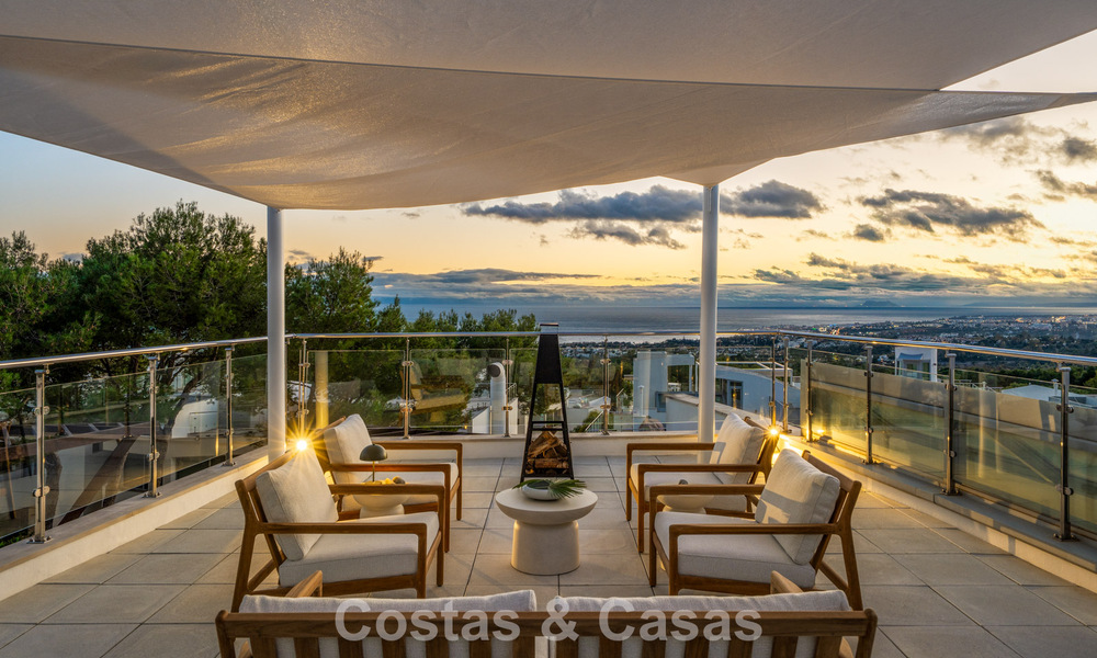 Modern semi-detached villa for sale with sublime sea views in a gated community in Sierra Blanca, Marbella’s Golden Mile 793053