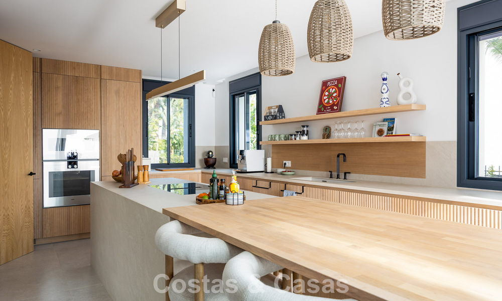 Move-in ready, contemporary Mediterranean villa with uninterrupted panoramic sea views for sale in Benahavís - Marbella 793432