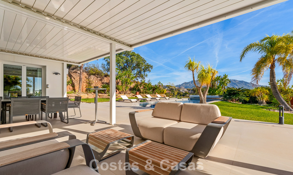 Exclusive villa with separate guest house for sale in a gated community in the hills of Marbella - Benahavís 793508