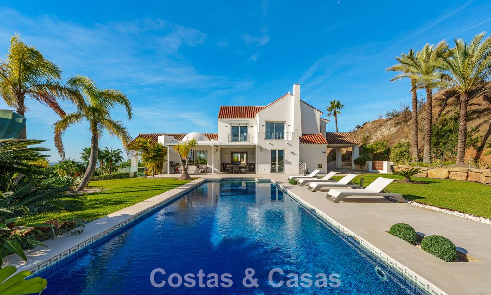 Exclusive villa with separate guest house for sale in a gated community in the hills of Marbella - Benahavís 793512