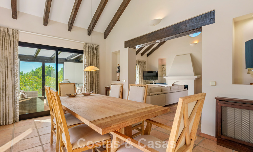 Exclusive villa with separate guest house for sale in a gated community in the hills of Marbella - Benahavís 793522