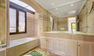 Exclusive villa with separate guest house for sale in a gated community in the hills of Marbella - Benahavís 793525 