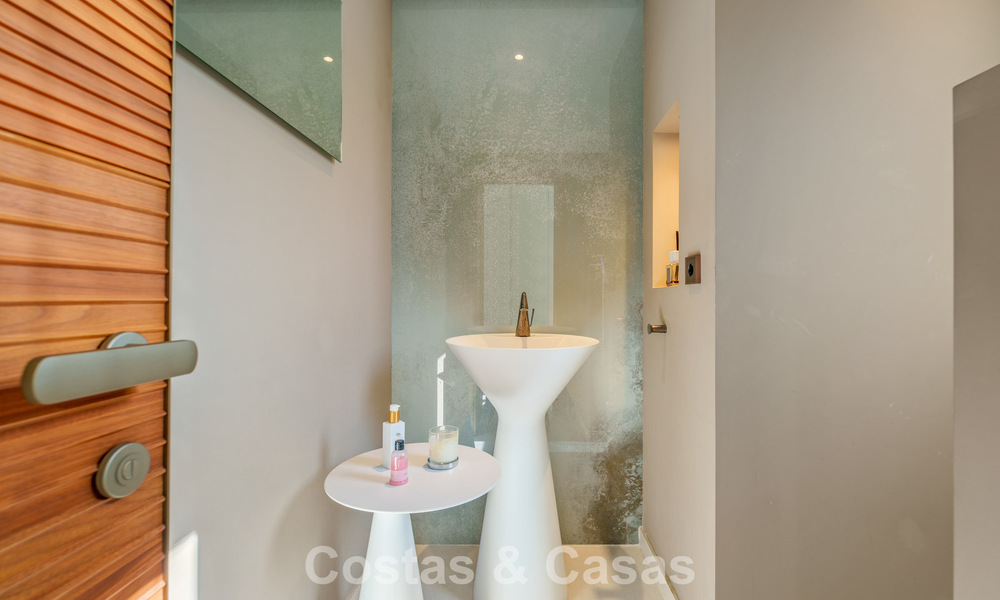 Exclusive villa with separate guest house for sale in a gated community in the hills of Marbella - Benahavís 793535