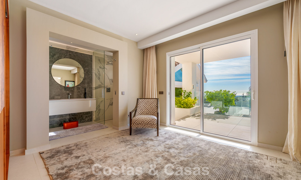 Exclusive villa with separate guest house for sale in a gated community in the hills of Marbella - Benahavís 793537