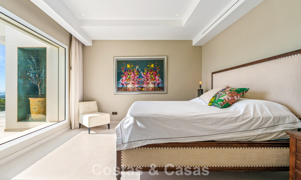 Exclusive villa with separate guest house for sale in a gated community in the hills of Marbella - Benahavís 793540