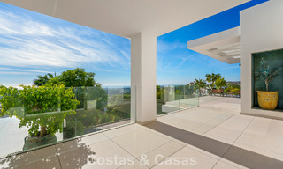 Exclusive villa with separate guest house for sale in a gated community in the hills of Marbella - Benahavís 793541 