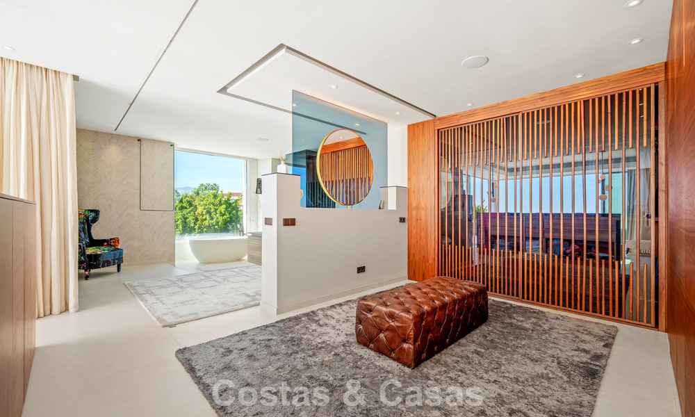 Exclusive villa with separate guest house for sale in a gated community in the hills of Marbella - Benahavís 793547