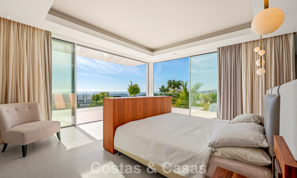 Exclusive villa with separate guest house for sale in a gated community in the hills of Marbella - Benahavís 793548