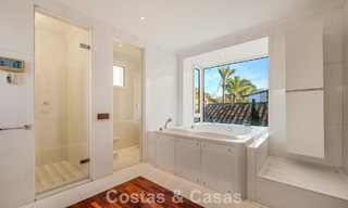 Exclusive villa with separate guest house for sale in a gated community in the hills of Marbella - Benahavís 793553 